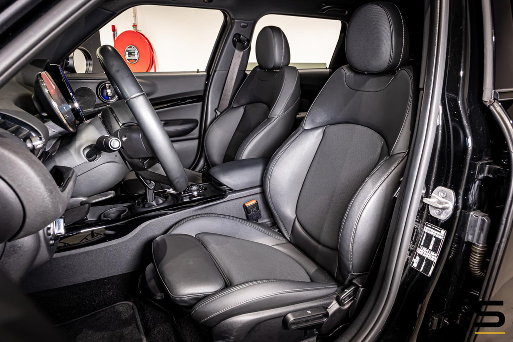 BMW 3 Serie Touring 318i M-sport|E-trekhaak|Leder|NAP|Cam| 52982017-38.jpg | Schalk Automotive