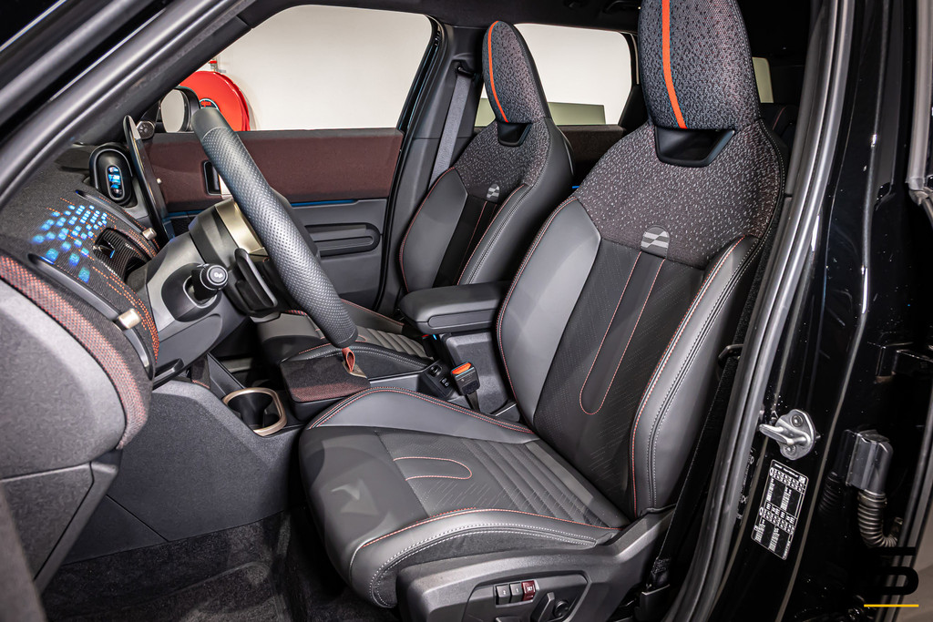 BMW X1 XDrive30e|M-sportpakket|Pano|Cam|Leder|Sportstoelen 52519865-4.jpg | Schalk Automotive