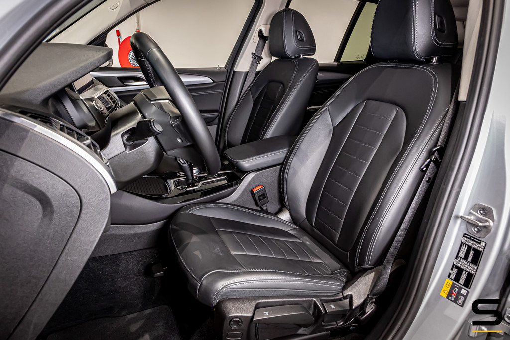 BMW iX1 XDrive30 Launch Edition 67 kWh|M-sport|Pano|H&K|NAP 52658355-61.jpg | Schalk Automotive