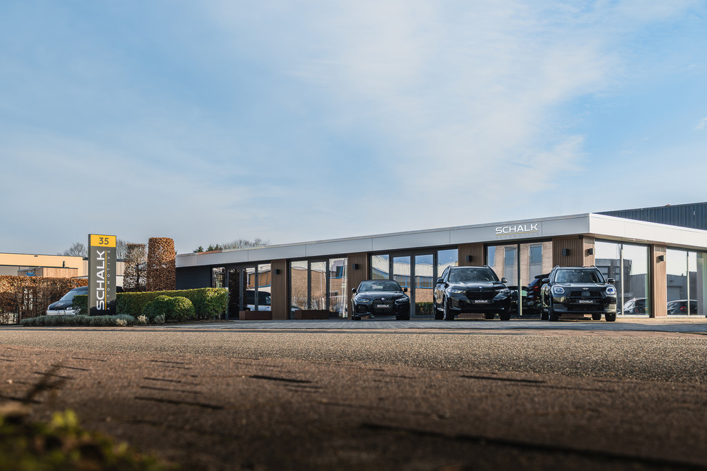 BMW iX1 XDrive30 Launch Edition 67 kWh|M-sport|Pano|H&K|NAP 52658355-61.jpg | Schalk Automotive