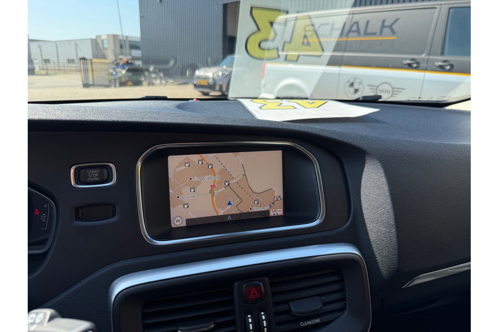 Volvo V40 2.0 D2 Nordic+|NAP|Trekhaak|Nette auto|Nieuwe APK 53927230-11.jpg | Schalk Automotive