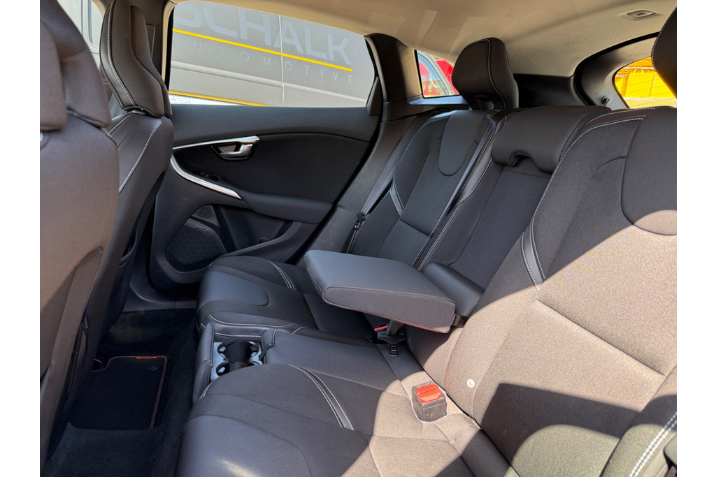 Volvo V40 2.0 D2 Nordic+|NAP|Trekhaak|Nette auto|Nieuwe APK 53927230-16.jpg | Schalk Automotive