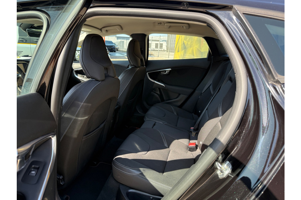 Volvo V40 2.0 D2 Nordic+|NAP|Trekhaak|Nette auto|Nieuwe APK 53927230-8.jpg | Schalk Automotive
