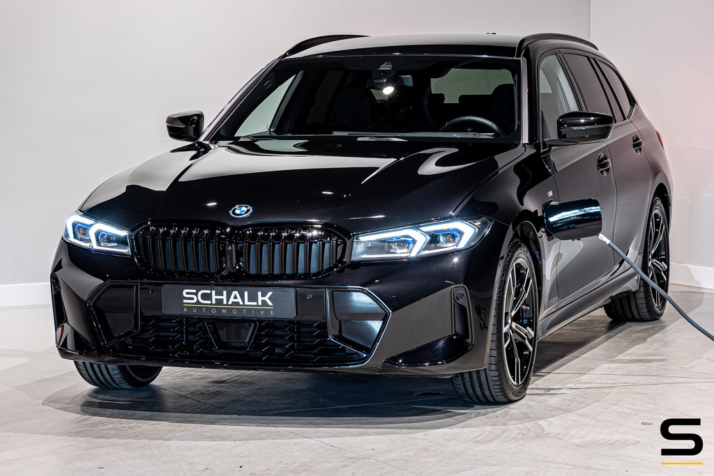 BMW 3 Serie Touring 330e|M-sport|ACC|360cam|HUD|Fisc€59.000 54188680-15.jpg | Schalk Automotive