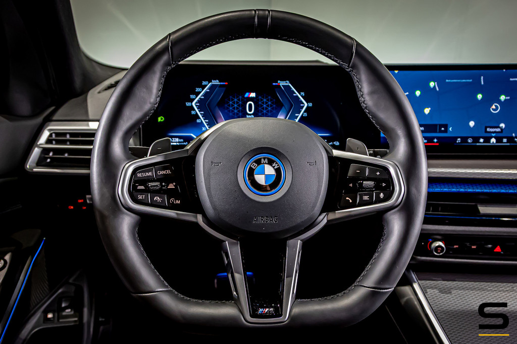 BMW 3 Serie Touring 330e|M-sport|ACC|360cam|HUD|Fisc€59.000 54188680-32.jpg | Schalk Automotive