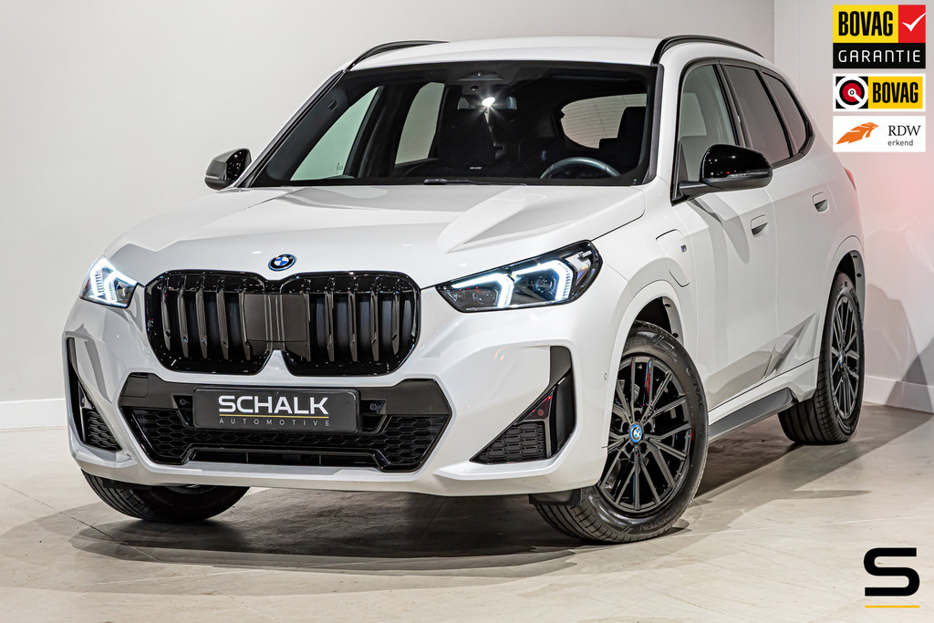 BMW iX1 EDrive30 X-Line|Sanremo Green|M-onderstel|Parking As 57203699-42.jpg | Schalk Automotive