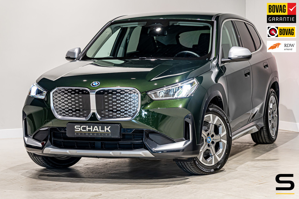 BMW iX1 EDrive30 X-Line|Sanremo Green|M-onderstel|Parking As 57203699-0.jpg | Schalk Automotive