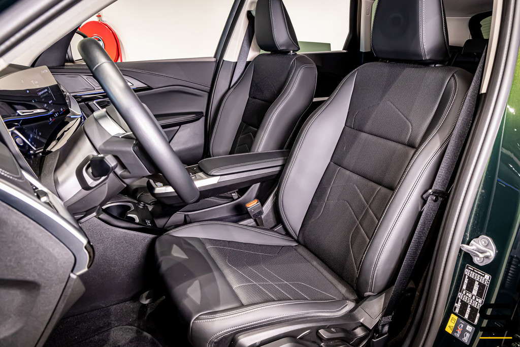 BMW iX1 EDrive30 X-Line|Sanremo Green|M-onderstel|Parking As 57203699-2.jpg | Schalk Automotive
